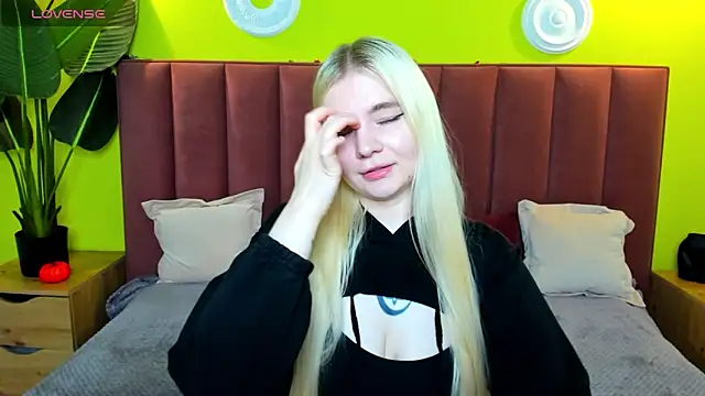 RuthBryant online show from November 2025 12:44:01 AM