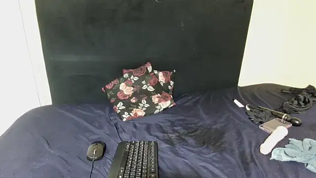 SweetTitties21 online show from April 2026 09:39:33 PM