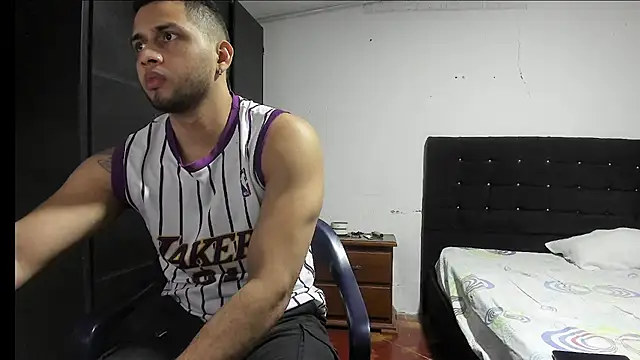 Ryan xc1 online show from November 2025 02:01:02 AM