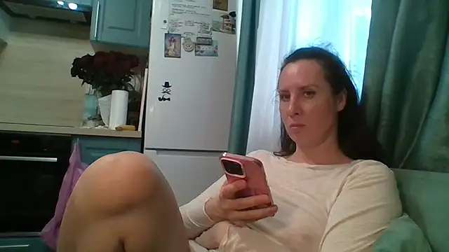 Snapshot of ALICAINWONDERLAND chatting on May 2026 04:26:02 PM ALICAINWONDERLAND online show from May 2026 04:26:02 PM