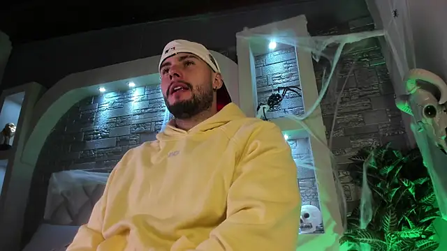 dominic de luca online show from October 2025 01:46:02 AM