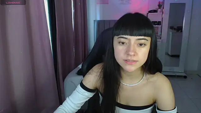 Snapshot of violetta_blackk chatting on May 2026 03:06:01 PM violetta blackk online show from May 2026 03:06:01 PM