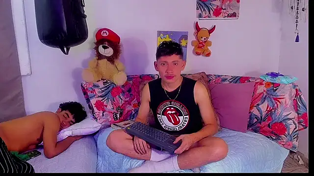 elfernh online show from October 2025 04:33:01 AM