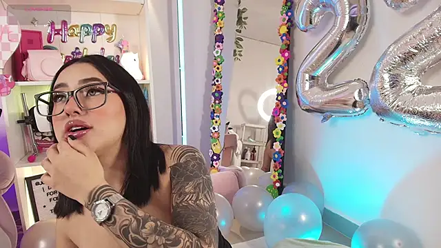 Snapshot of justonecute chatting on May 2026 03:01:01 AM justonecute online show from May 2026 03:01:01 AM
