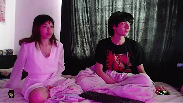 MixiPeach online show from January 2026 12:33:02 PM