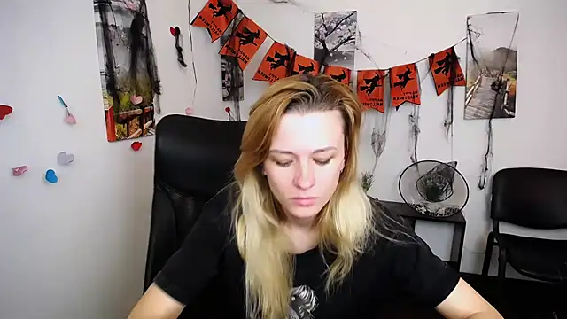 PeppyMia online show from November 2025 02:57:02 AM