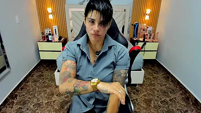 KAROLLJONES1 online show from December 2025 07:43:01 PM