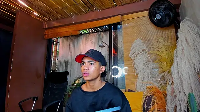 AlanCutee online show from December 2025 12:55:01 PM