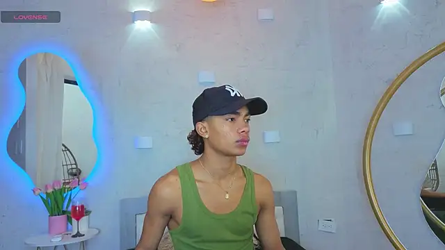 Snapshot of AlanCutee chatting on May 2026 01:51:02 PM AlanCutee online show from May 2026 01:51:02 PM