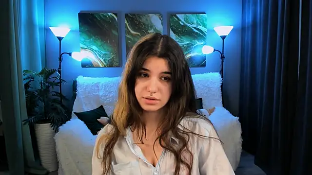 Snapshot of AnoraDark chatting on October 2025 06:28:02 PM AnoraDark online show from October 2025 06:28:02 PM