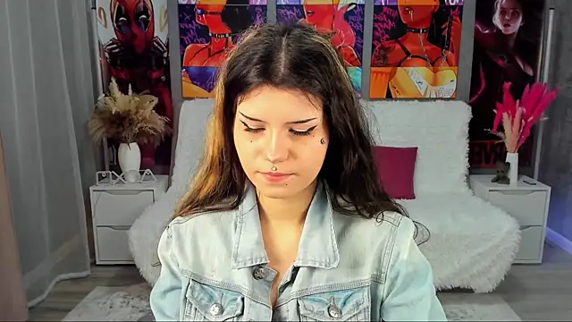 Snapshot of AnoraDark chatting on November 2025 06:17:01 PM AnoraDark online show from November 2025 06:17:01 PM