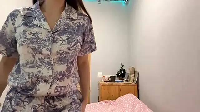 Snapshot of Adel_strongwoman chatting on January 2026 06:33:01 PM Adel strongwoman online show from January 2026 06:33:01 PM