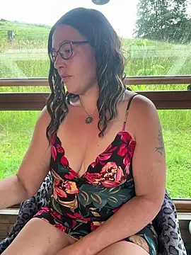 Snapshot of Nadja_Noir chatting on June 2026 03:47:01 PM Nadja Noir online show from June 2026 03:47:01 PM