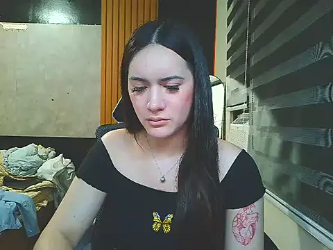 Yhanbeaufort18 online show from October 2025 05:10:02 PM