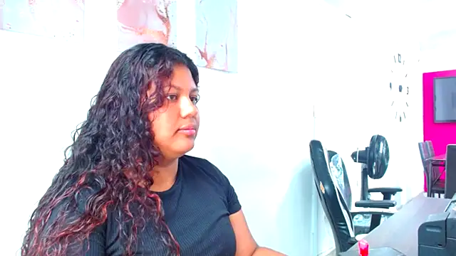 Snapshot of CloeStron chatting on February 2026 05:35:02 PM CloeStron online show from February 2026 05:35:02 PM