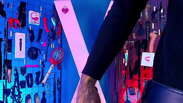 Emily bdsm online show from October 2025 04:00:02 AM