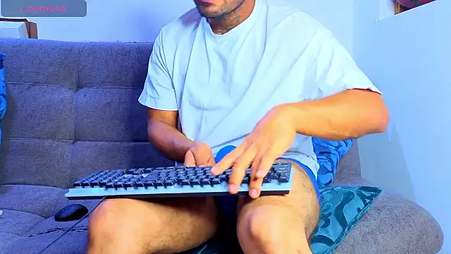 tomas smith1 online show from January 2026 04:05:02 AM