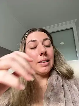Snapshot of louiseberkeley chatting on July 2026 02:02:02 AM louiseberkeley online show from July 2026 02:02:02 AM