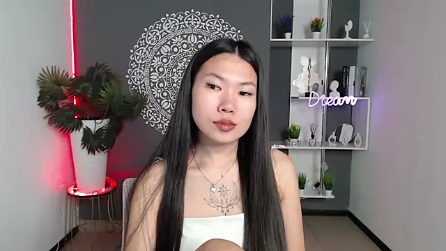 Snapshot of LunaPurrr chatting on September 2025 10:23:01 PM LunaPurrr online show from September 2025 10:23:01 PM