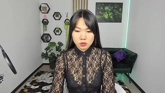 Snapshot of LunaPurrr chatting on October 2025 11:13:02 PM LunaPurrr online show from October 2025 11:13:02 PM