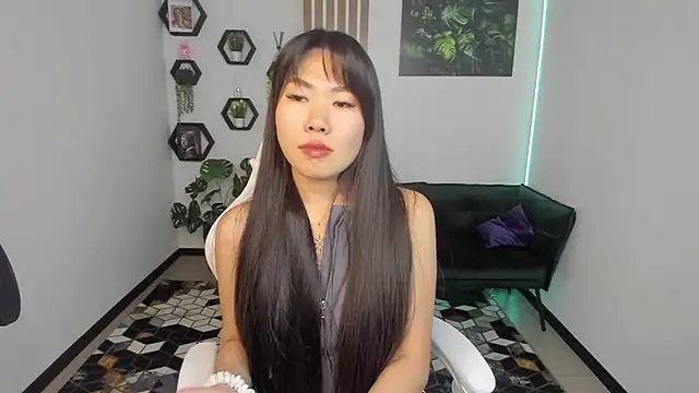 Snapshot of LunaPurrr chatting on October 2025 11:14:01 PM LunaPurrr online show from October 2025 11:14:01 PM