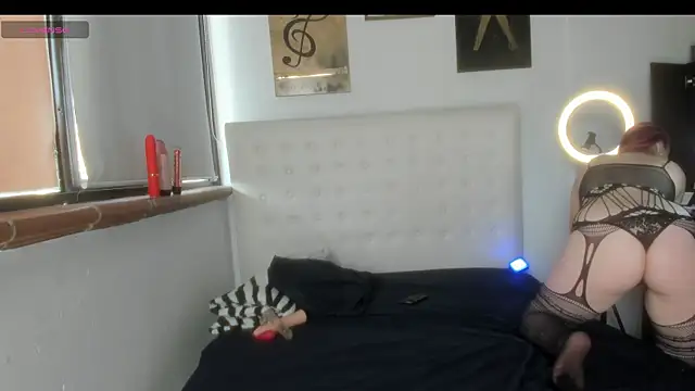 Roxannelorence  online show from November 2025 02:49:02 PM