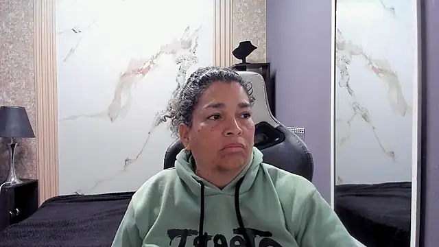 NinaBlazee online show from October 2025 09:21:02 AM