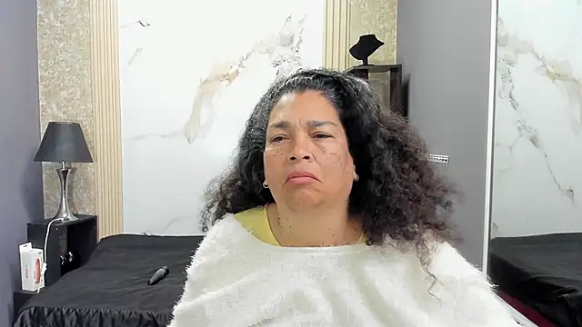 NinaBlazee online show from October 2025 10:49:02 AM