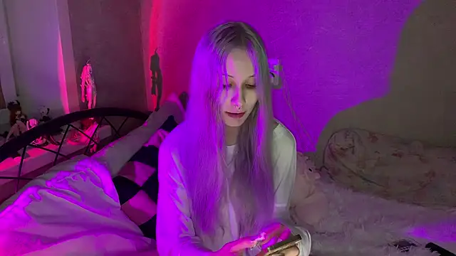 Snapshot of Elaincutee chatting on September 2025 10:10:02 PM Elaincutee online show from September 2025 10:10:02 PM