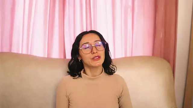 Snapshot of Ginevra_esposito chatting on May 2026 01:17:02 PM Ginevra esposito online show from May 2026 01:17:02 PM