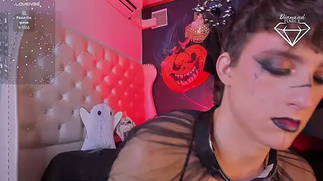 Diamond Piarce online show from October 2025 11:39:01 PM