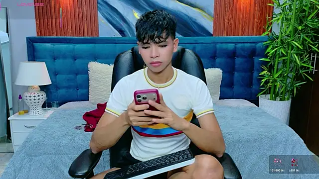 Snapshot of dilan_911 chatting on May 2026 08:32:01 PM dilan 911 online show from May 2026 08:32:01 PM