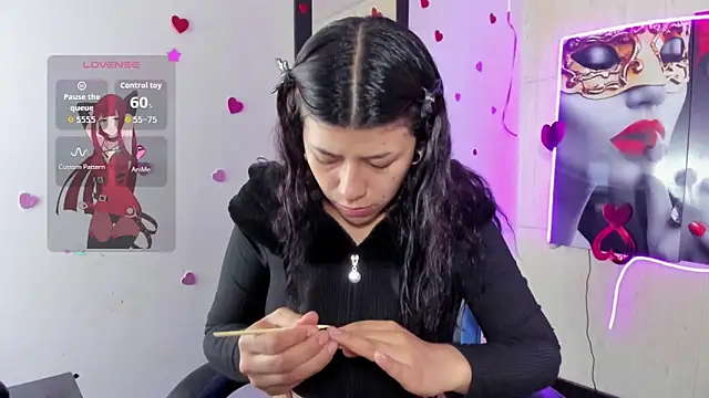 Snapshot of Raven_Rouge_ chatting on May 2026 12:32:01 PM Raven Rouge online show from May 2026 12:32:01 PM