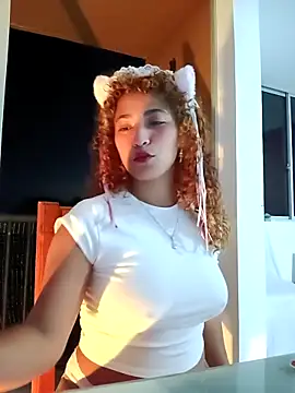 Snapshot of Vikyvoyeur chatting on September 2025 12:05:01 AM Vikyvoyeur online show from September 2025 12:05:01 AM