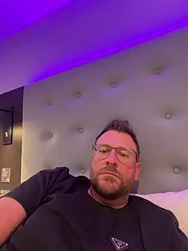 Snapshot of bilf1978 chatting on February 2026 02:03:02 PM bilf1978 online show from February 2026 02:03:02 PM