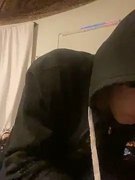 XanderOzzz online show from December 2025 01:21:02 AM