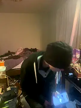 XanderOzzz online show from December 2025 12:32:01 PM