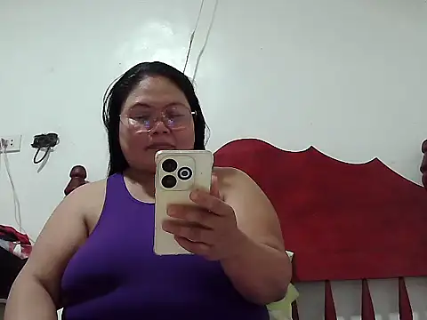 Snapshot of Mari_fvcks chatting on April 2026 04:46:01 AM Mari fvcks online show from April 2026 04:46:01 AM