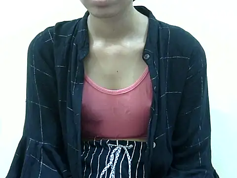 smallcuute online show from November 2025 08:14:01 AM