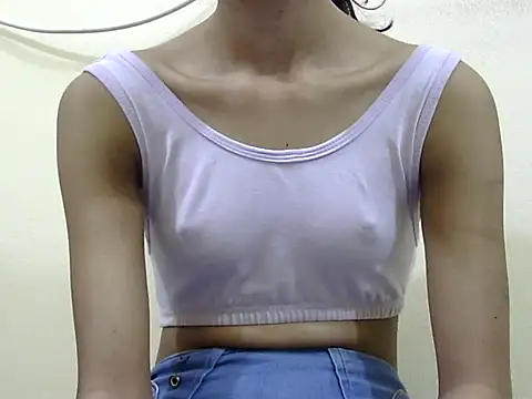 smallcuute online show from December 2025 10:27:02 PM