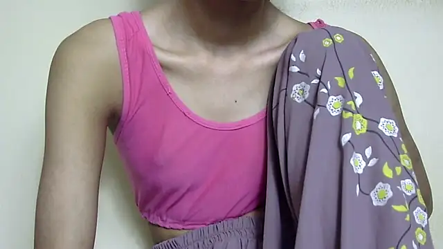 smallcuute online show from February 2026 07:54:01 PM