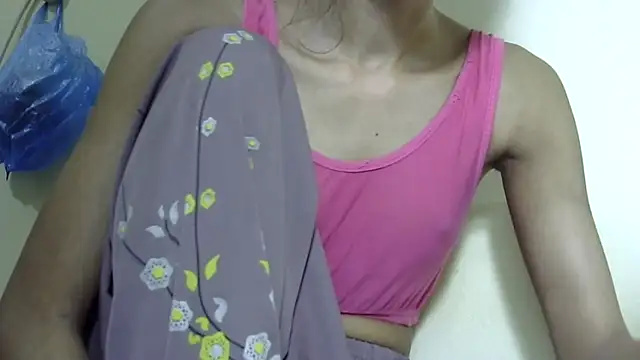 smallcuute online show from February 2026 06:26:01 AM