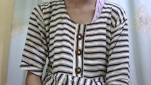 smallcuute online show from February 2026 07:23:01 PM