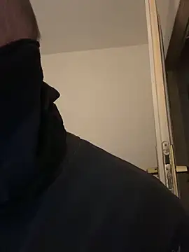 Snapshot of parka999 chatting on October 2025 05:25:02 PM parka999 online show from October 2025 05:25:02 PM