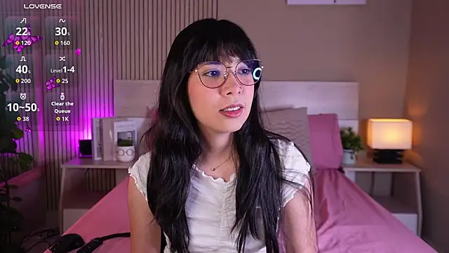 Snapshot of aprilqueenie chatting on June 2026 07:39:01 PM aprilqueenie online show from June 2026 07:39:01 PM