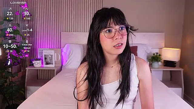 Snapshot of aprilqueenie chatting on June 2026 07:40:01 PM aprilqueenie online show from June 2026 07:40:01 PM