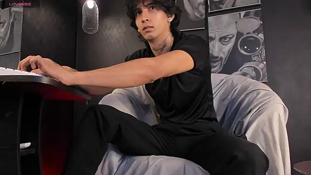 jett savage online show from December 2025 02:15:01 PM