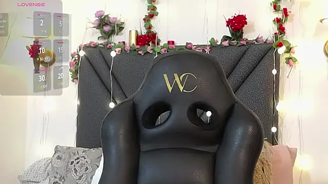 IndraKaur  online show from February 2026 11:31:01 AM