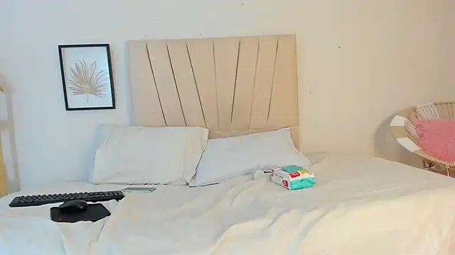  Miaa khalifa  online show from February 2026 12:27:01 PM