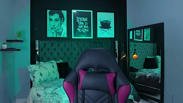 Snapshot of kitty_collins_ chatting on February 2026 11:55:01 AM kitty collins online show from February 2026 11:55:01 AM